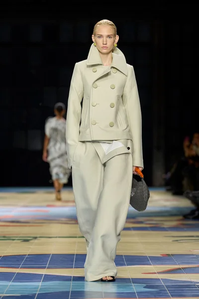 Look 45